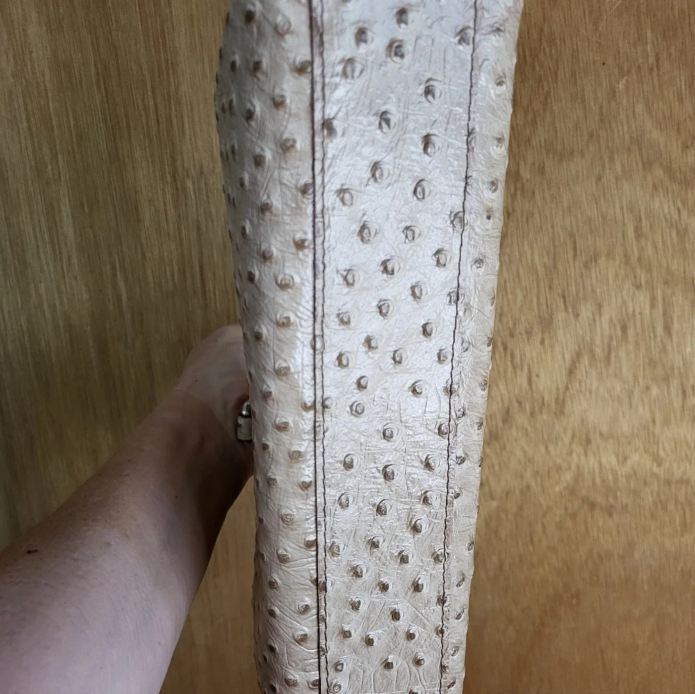 Maya Moon Handcrafted One-of-a-Kind Ostrich Handbag With Bamboo Handles. - Picture 10 of 16